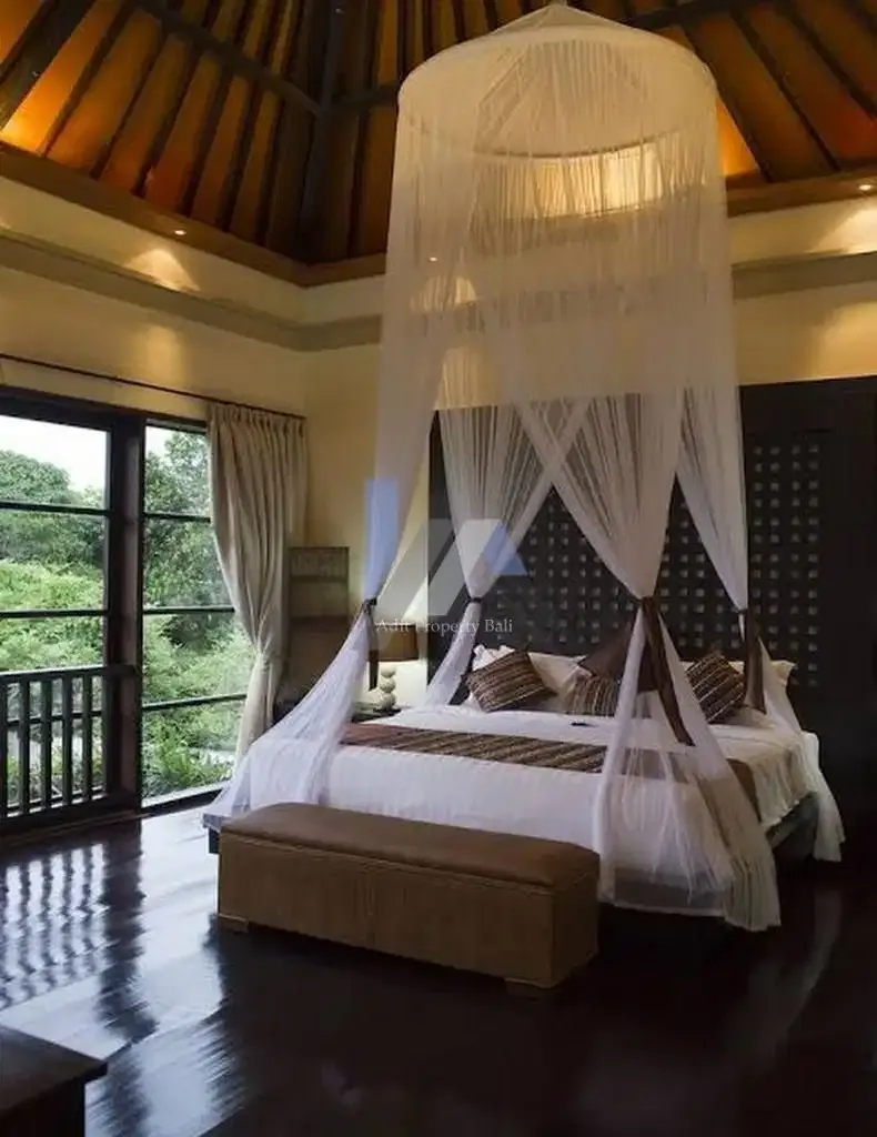 Villa Luxury Beach Front Seminyak Badung - Image 3 of 10
