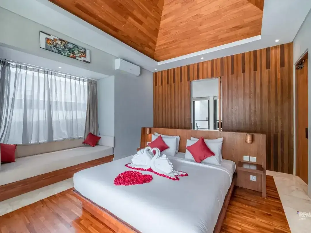 Villa Luxury Beachfront for Sale in Tanjung Benoa, Nusa Dua. - Image 9 of 9