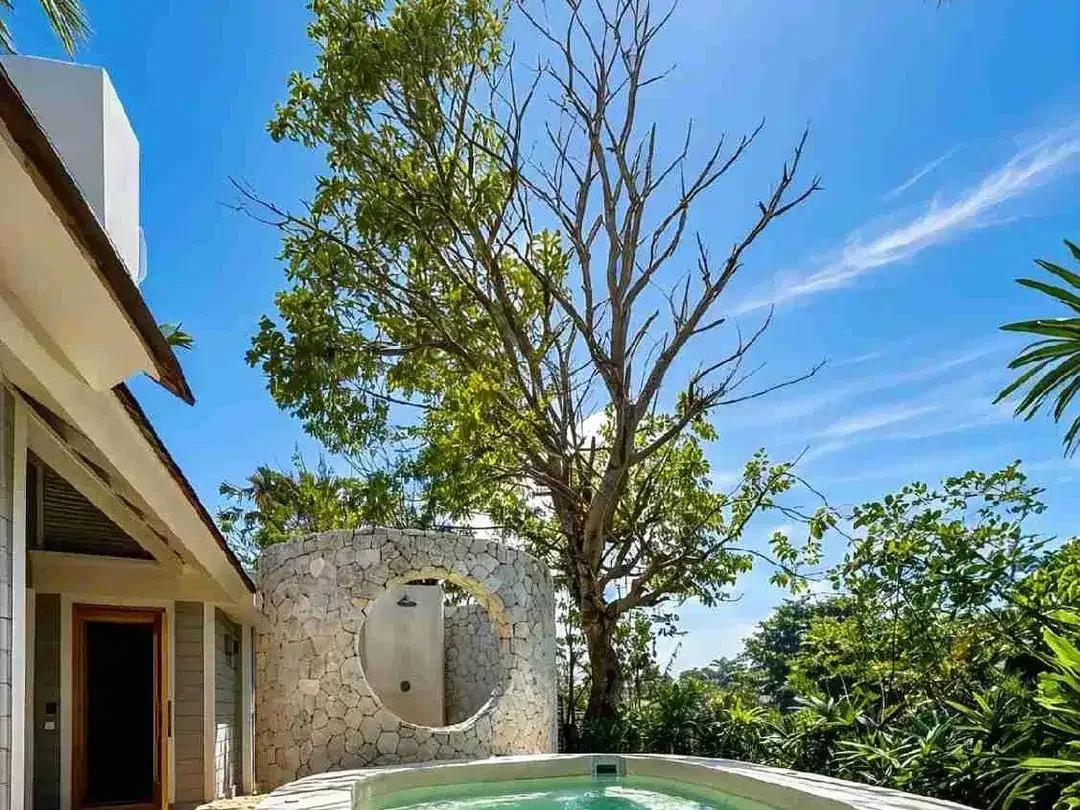 CLIFF MEWAH TERATAS VILLA UNGASAN
Karma Kandara Beach, Ungasan - Bali - Image 5 of 10