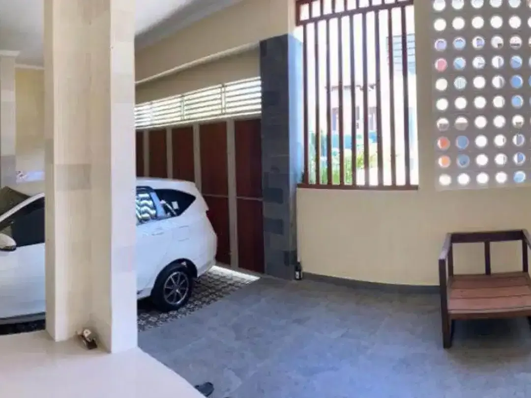 Dijual Rumah Lantai 2‼Berlokasi di Taman Jimbaran - Image 3 of 9