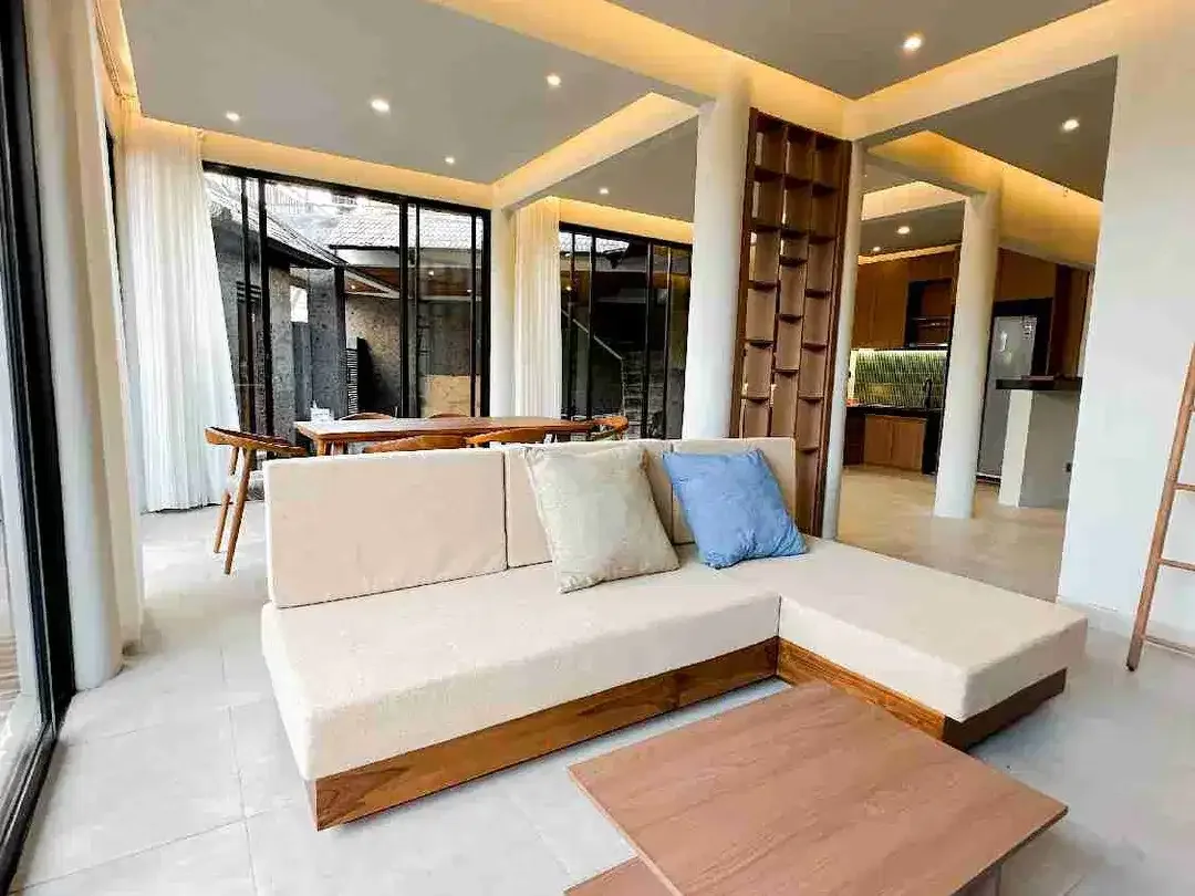Jual Villa 1lt Furbished area Lokasi Jl Raya Canggu lingkungan Strstegis untuk Hunian / Investasi - Image 6 of 10