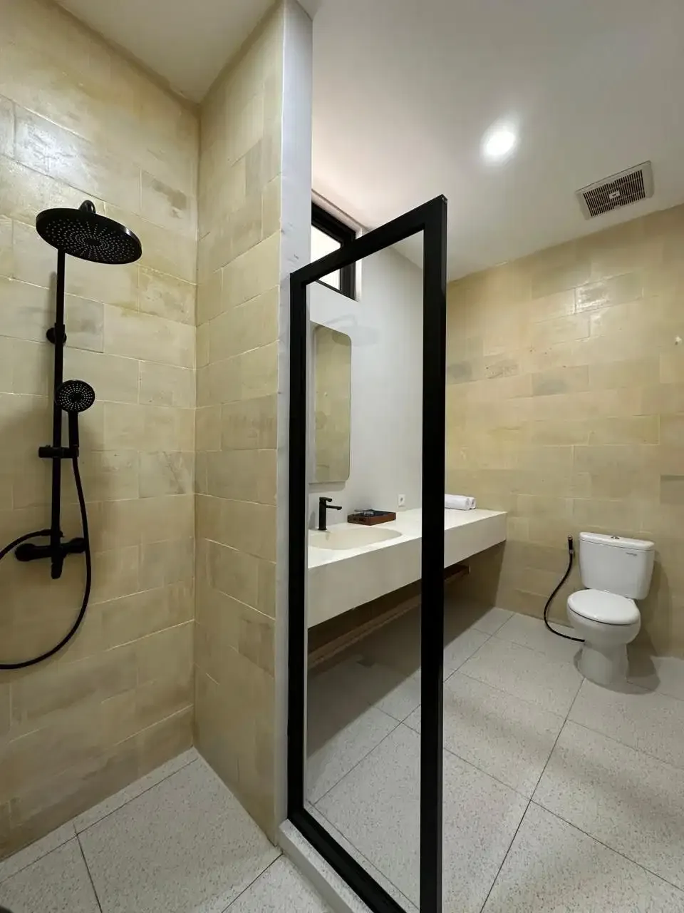 VILLA MEDITERANIAN ONE GATE FURNISHED LOKASI BEST KEROBOKAN - Image 8 of 10