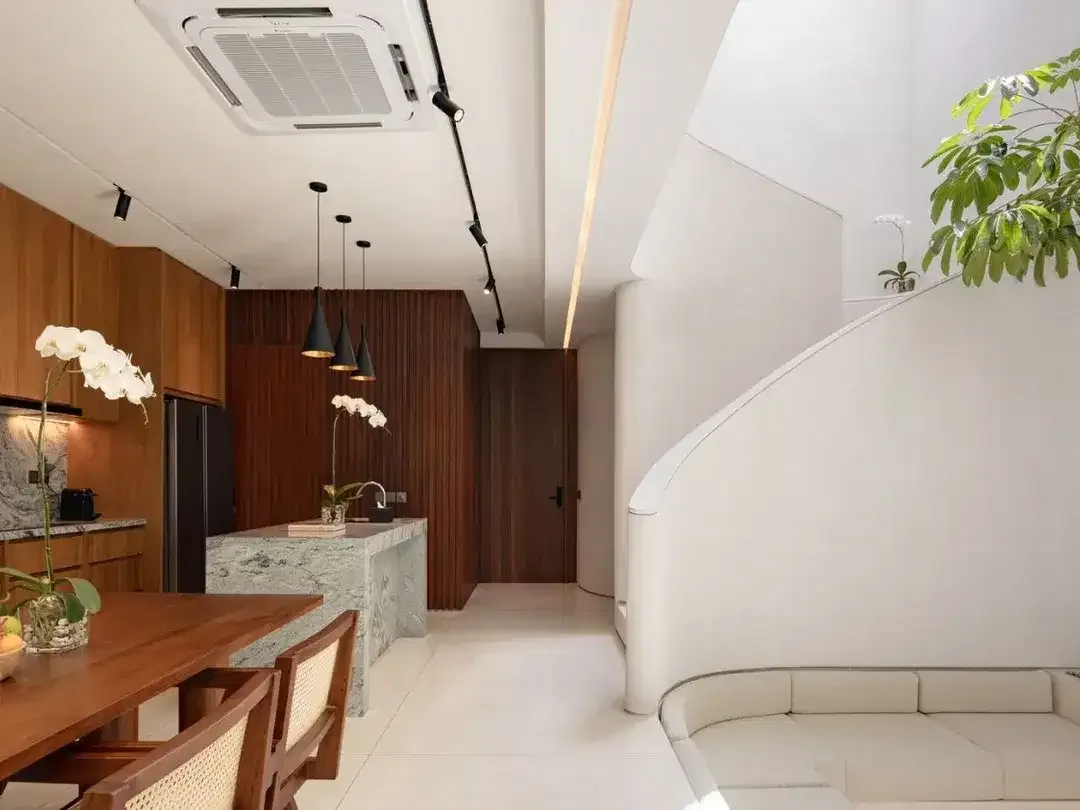 Leasehold - Luxury villa in great area Canggu - Image 2 of 10