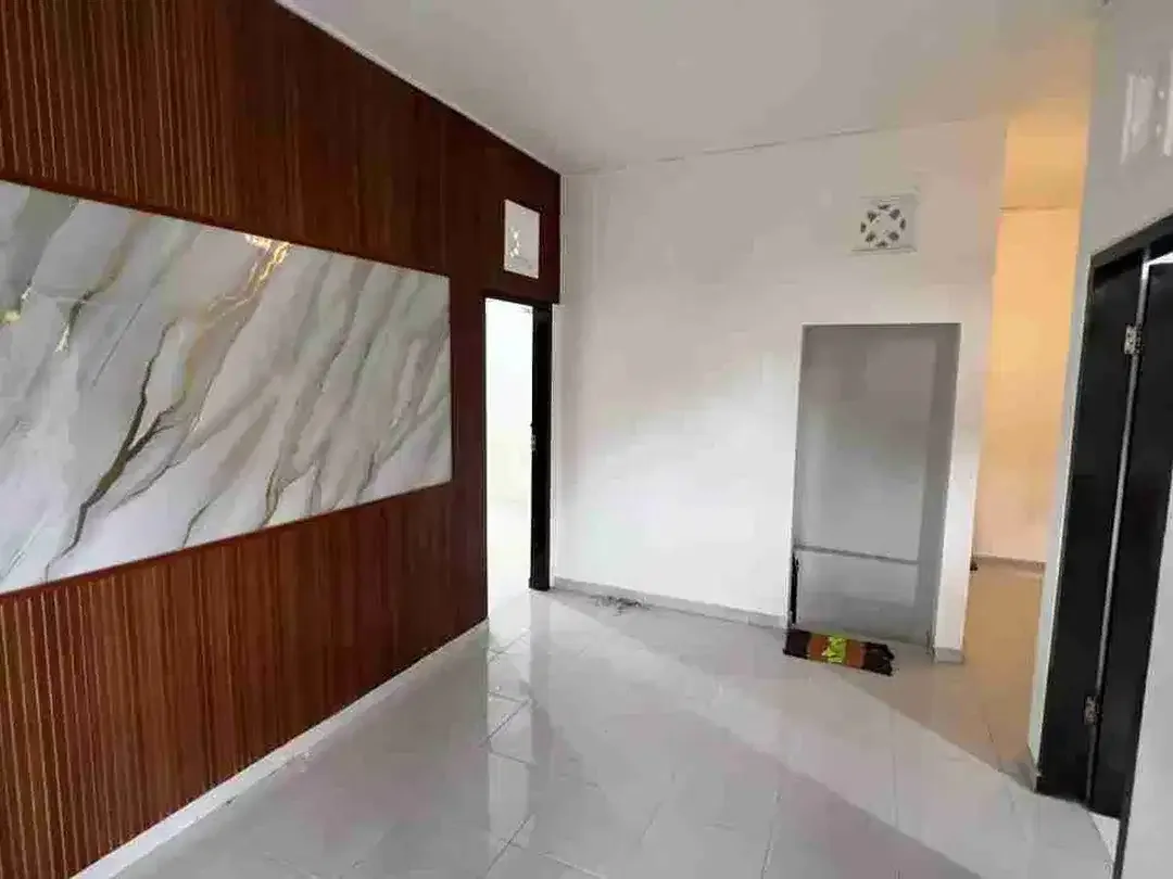 Rumah 2 lantai Bangunan kokoh SHM PBG Lengkap siap huni bebas banjir strategis - Image 3 of 10