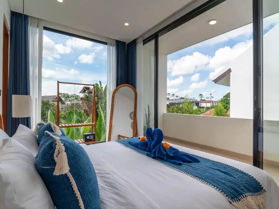 VILLA READY GOOD INVESMENT SUPER PREMIUM DEKAT CENTRAL CANGGU DAN BEACH - Image 2 of 10