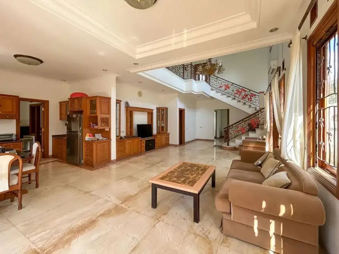 Dijual Cepat! Rumah 2 Lantai 5BR di Teras Ayung Gatsu Timur Denpasar Bali – Eksklusif & Siap Huni - Image 8 of 10