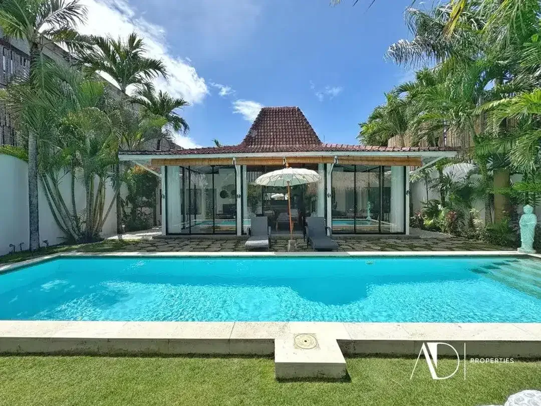 LEASEHOLD (14 YEARS) | JOGLO-STYLE 4-BEDROOM VILLA IN OBEROI SEMINYAK - Image 1 of 10
