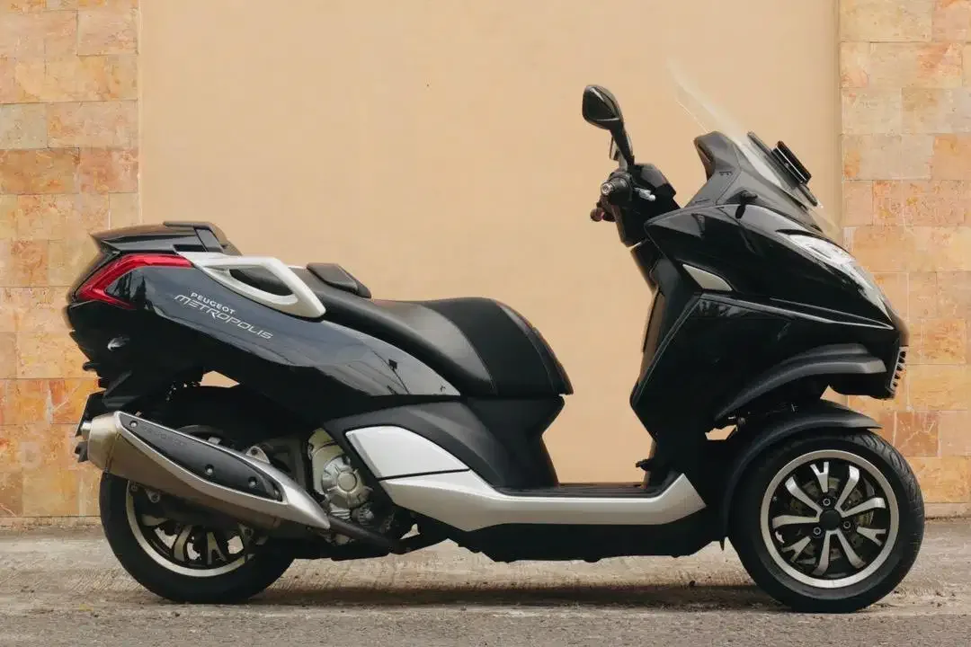 Peugeot Metropolis 400i mulus ADV750 piaggio MP3 T-max xmax Forza - Image 4 of 4