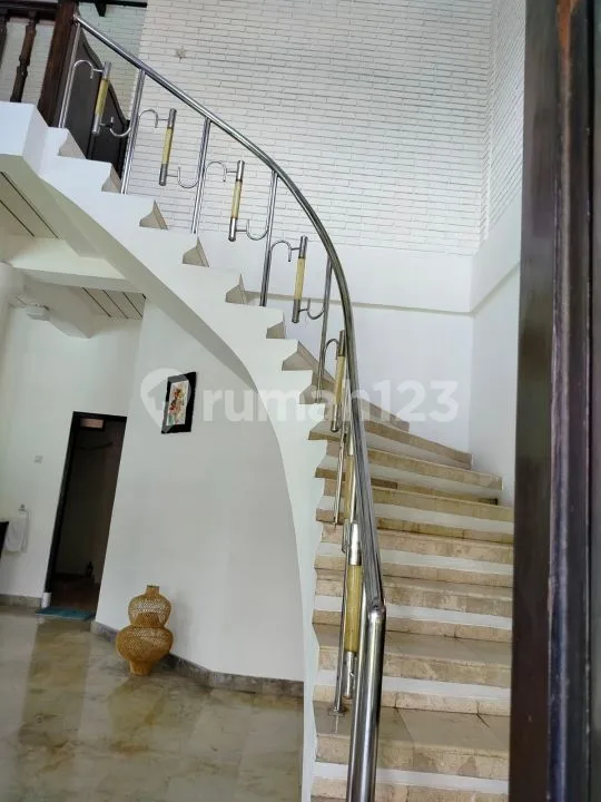 Disewakan Villa 4BR Strategis Dekat Plaza Renon Denpasar Bali - Image 3 of 4