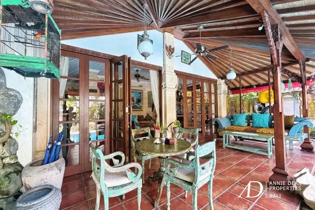 FREEHOLD | BALINESE-STYLE VILLA IN CENTRAL SEMINYAK - Image 10 of 10