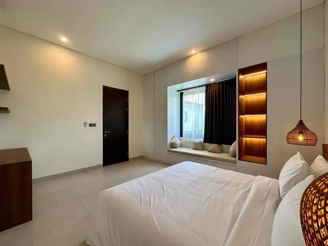 BRAND NEW 3 BEDROOMS MINIMALIST MODERN TROPICAL STYLE  QUIET ARE LOCATION AT MUNGGU - Image 7 of 10