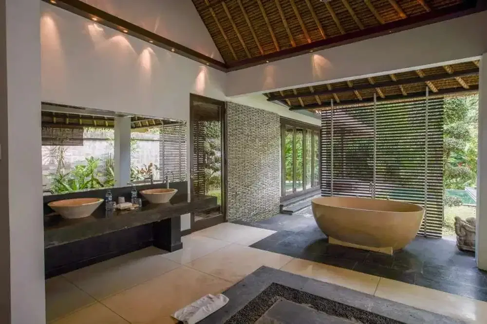 ONE OF BEST VILLAS COMPLEX PERERENAN BALI - Image 4 of 10