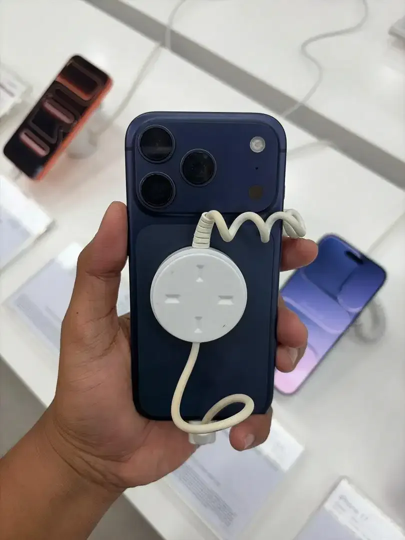 iPhone 17 Pro 256 GB iBox Transtudio Mall - Image 1 of 4