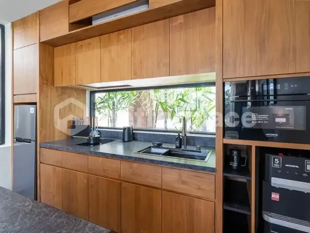 Brand New 3 Bedroom Luxury Villa in Tumbak Bayuh — Closed Living & Rooftop Pool - Image 6 of 10