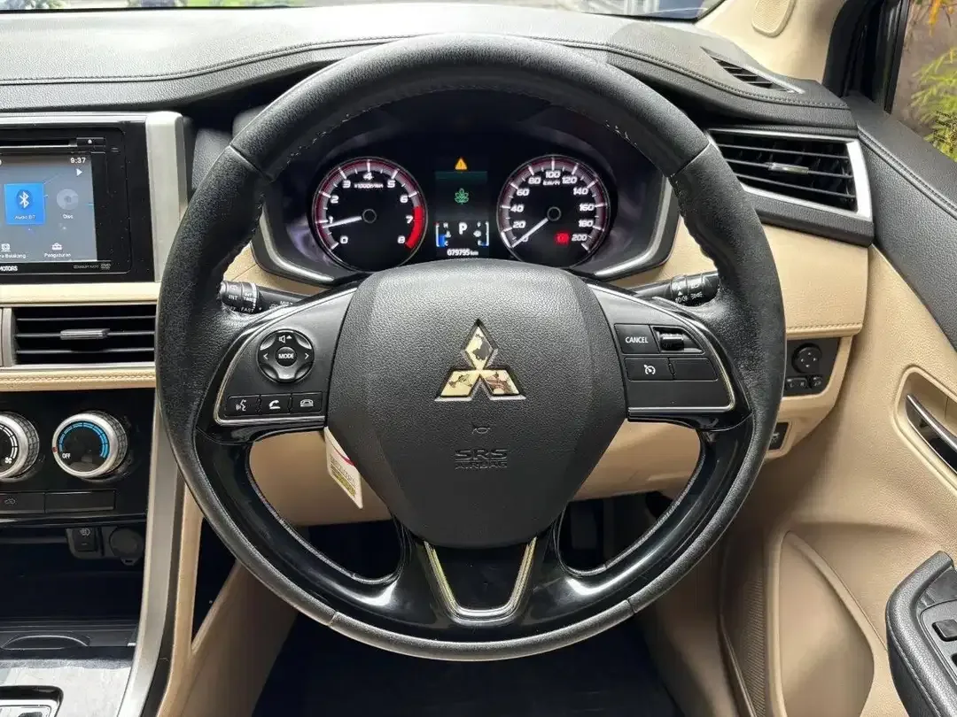 LOW KM MITSUBISHI XPANDER ULTIMATE 1.5 AT 2019 HITAM ISTIMEWA - Image 7 of 10