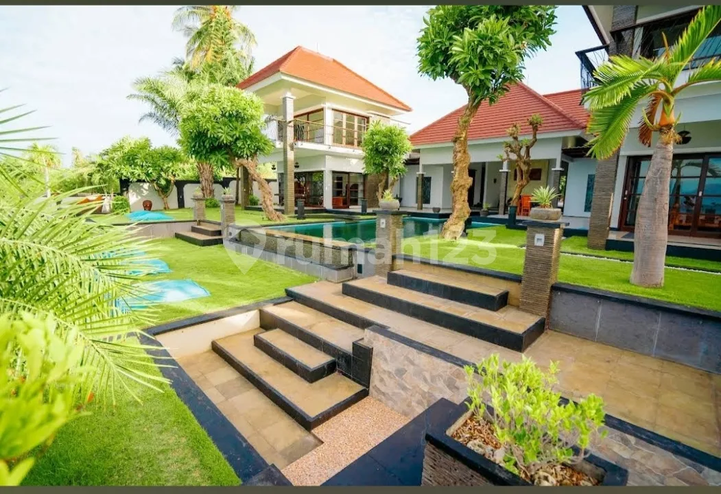 Beachfront Villa Very Elegan 5 Kamar Tidur Kubutambahan Buleleng - Image 2 of 4