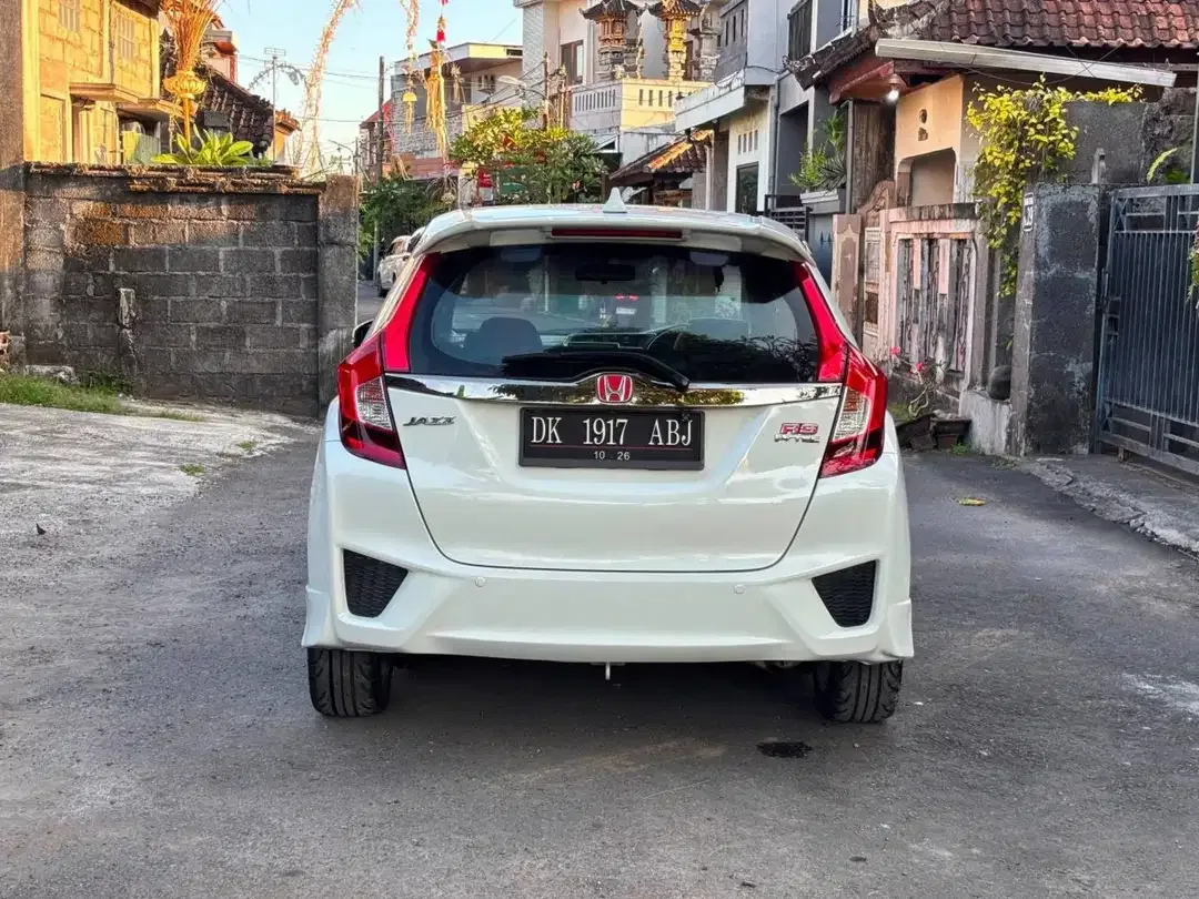 SIAP PAKAI! HONDA JAZZ RS AT 2016 - Image 2 of 10