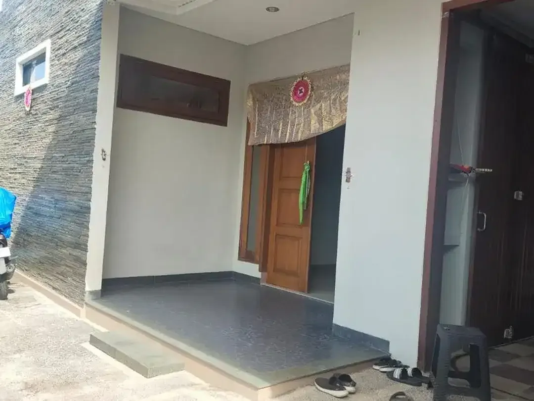 Rumah 2 Lantai 6 Kamar Tidur Disewakan, di Denpasar Utara Area - Image 5 of 10