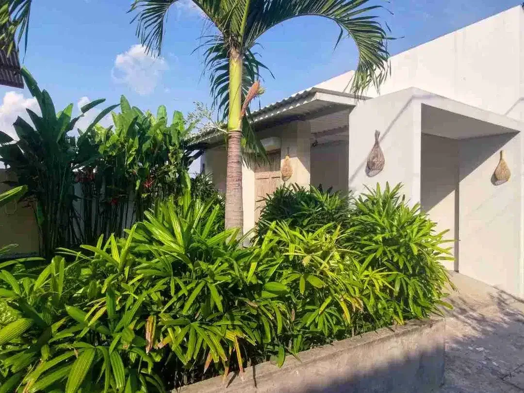 VILLA BARU HANYA 200M DARI PANTAI CEMAGI CANGGU MILIK SENDIRI SEMIFURNISHED 2 LANTAI MASUK 20M SAJA - Image 1 of 10