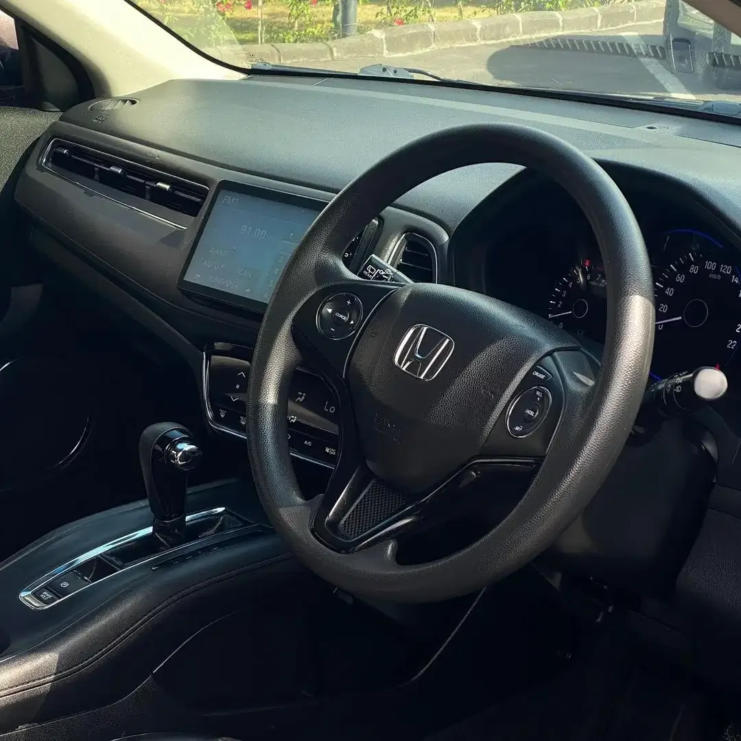Honda HRV E CVT 1.5 AT - 2017 - Image 7 of 9