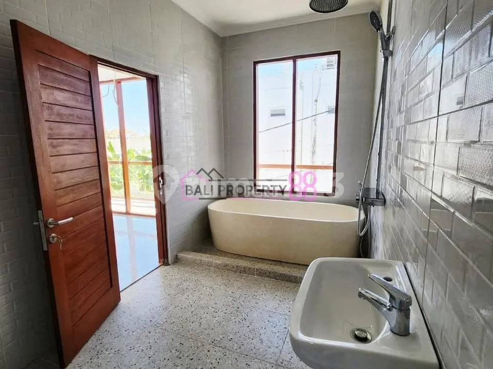 Jual Villa Semi Furnished Kayutulang Canggu LT 144 M2 - Image 2 of 4