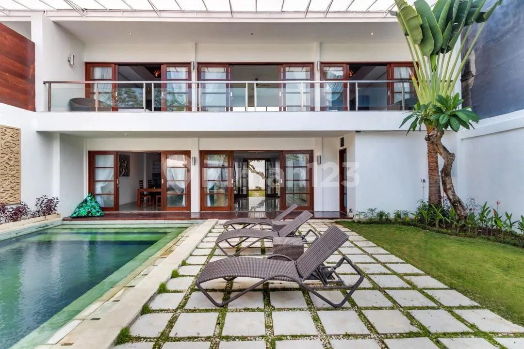 Villa Mewah 3 Kamar Kunti Seminyak #Vl0680 - Image 1 of 4