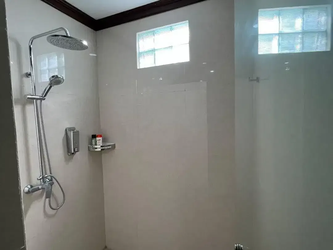 Luxury Villa 3 Kamar Tidur Tersedia Sewa Tahunan dan Long Lease Eksklusif untuk Keluarga dan Ekspatriat di Kawasan Favorit Sanur - Image 7 of 10