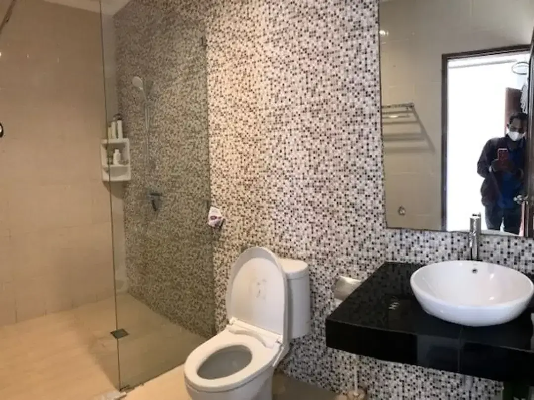 Rumah Modern Private Cluster Kompolek Fasiitas Lengkap di Royal Garden Jimbaran - Image 10 of 10