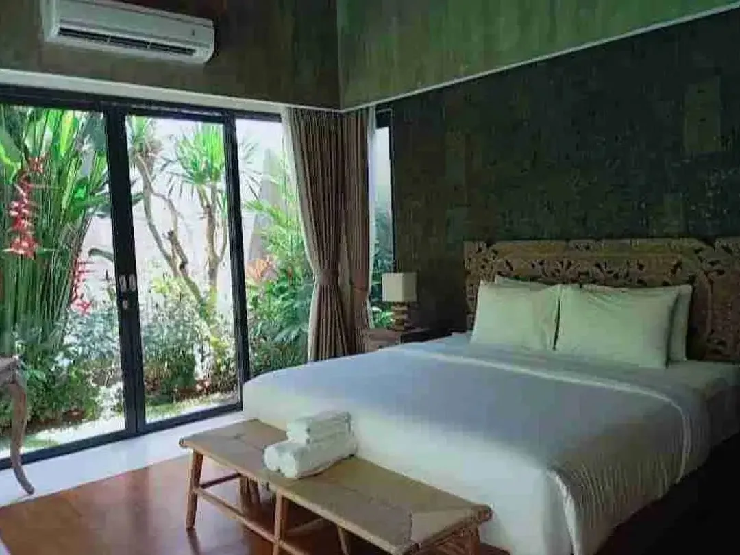 Vila Mewah 3 Kamar Dekat Pantai Nelayan Canggu Bali - Image 5 of 10