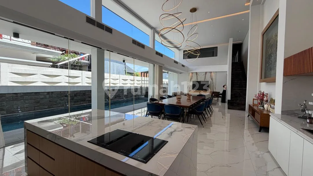 Exclusive Luxury Villa For Lease - Image 3 of 4