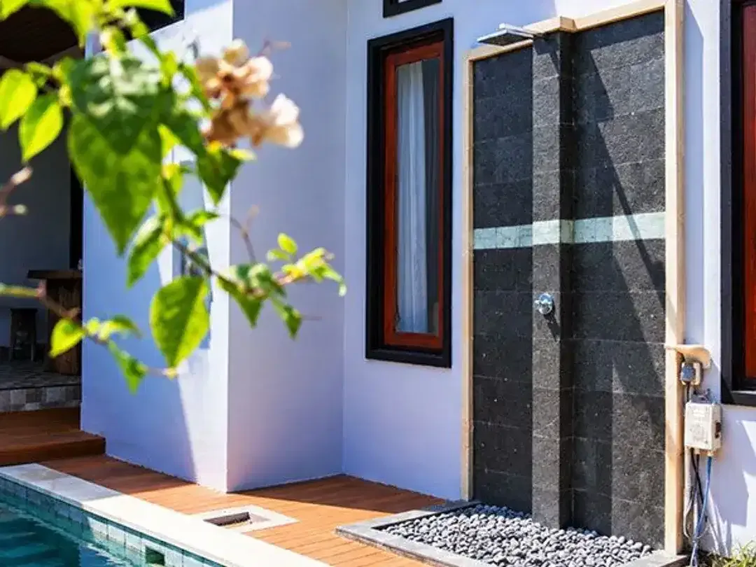 [Amr-043.Rkw] Brand New 5-Bedroom Villa For Rent In Pabean Beach, Ketewel, Gianyar, Bali - Image 3 of 10