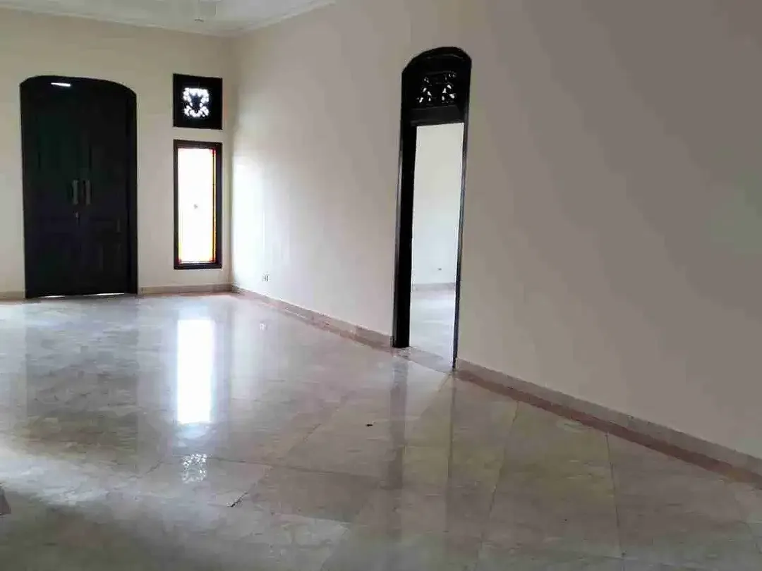 rumah mewah jalan Moh Yamin renon bali - Image 10 of 10
