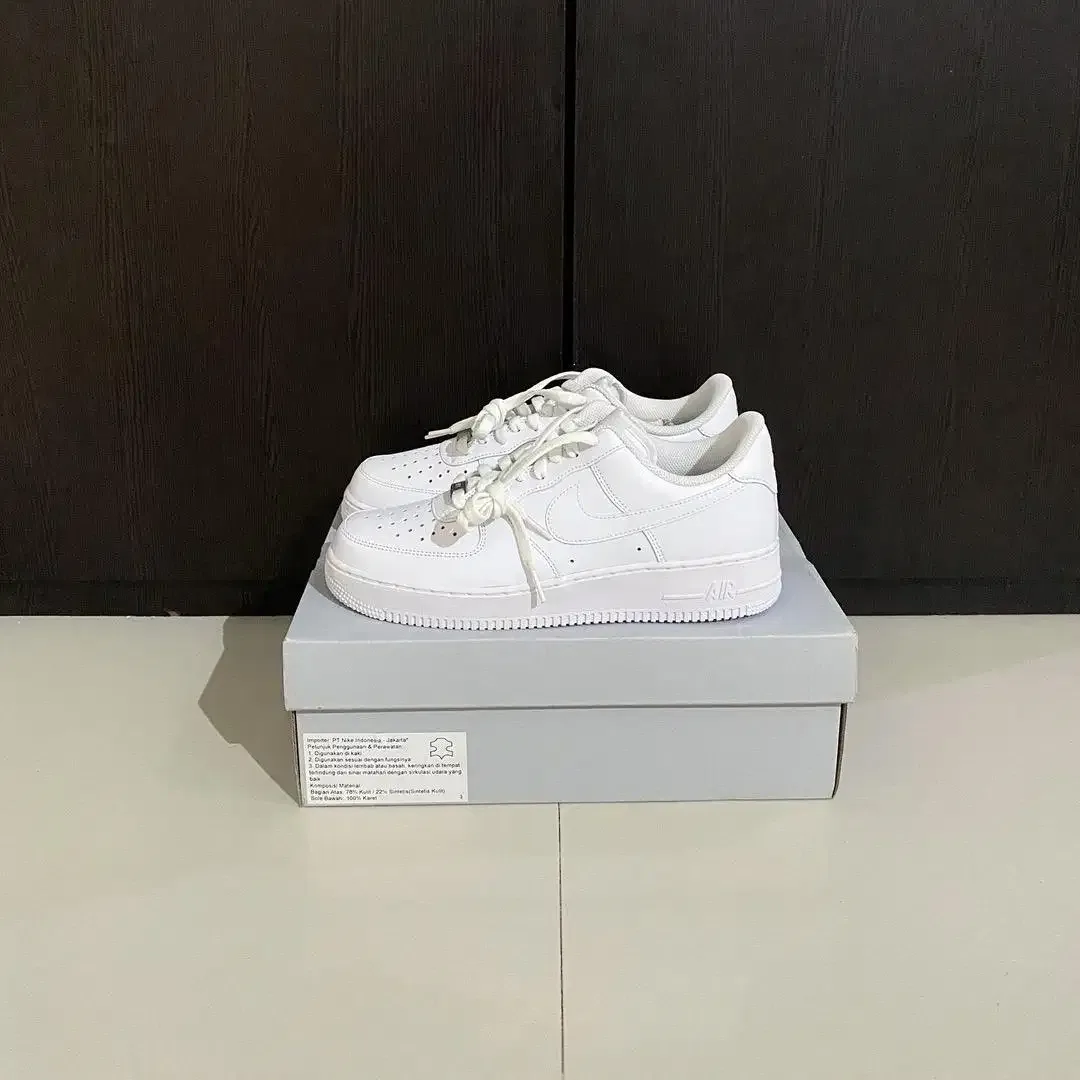Nike Air Force 1 Triple White - Image 3 of 10