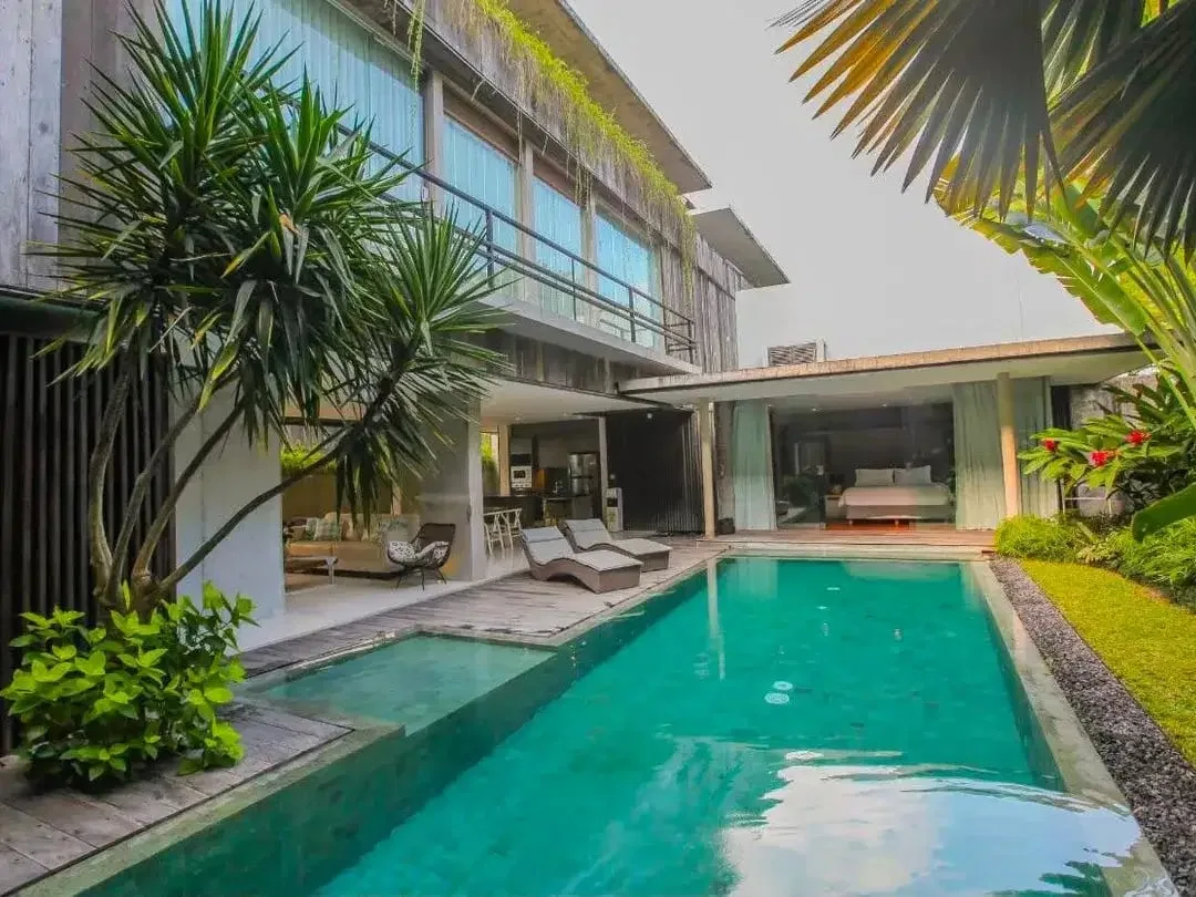 Luxury Villa Prime Location Berawa Canggu Freehold - Image 10 of 10