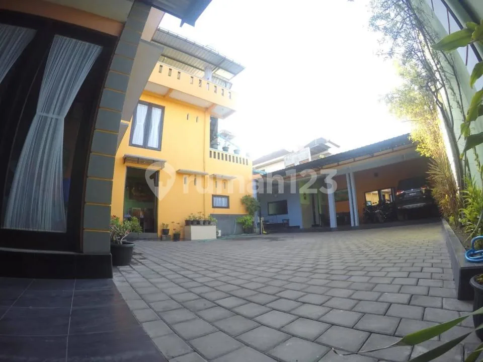 Rumah Mewah 3 Lantai Siap Huni di Denpasar Utara - Bali - Image 1 of 4