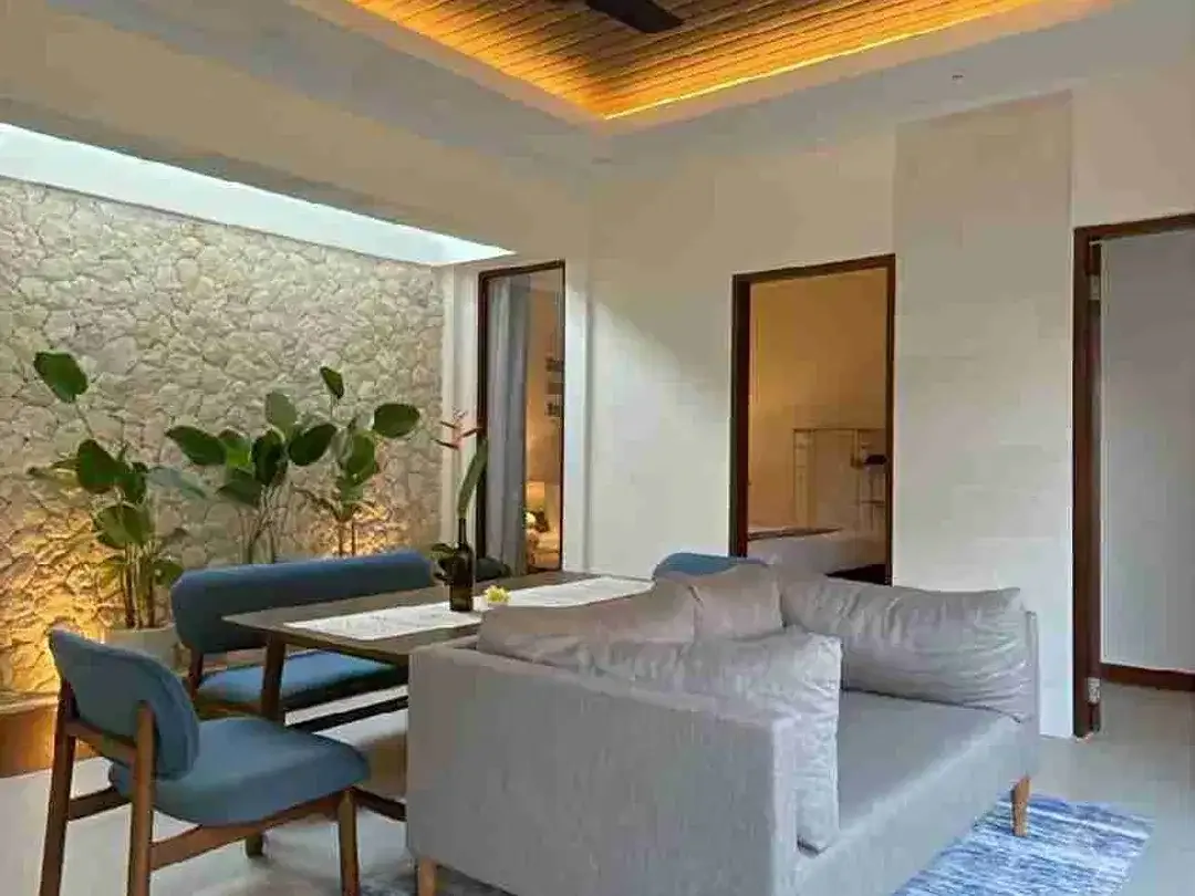 DIJUAL RUMAH SEMI VILLA 2BR DI KOMPLEK PERUMAHAN UNGASAN ADA POOL, FULLY FURNISHED SIAP HUNI - Image 3 of 10
