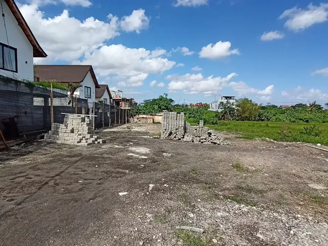 Freehold - Rare 1,300 sqm Walking Distance to the Beach Tourism-Zoned Land in Seseh, Bali - Image 3 of 6