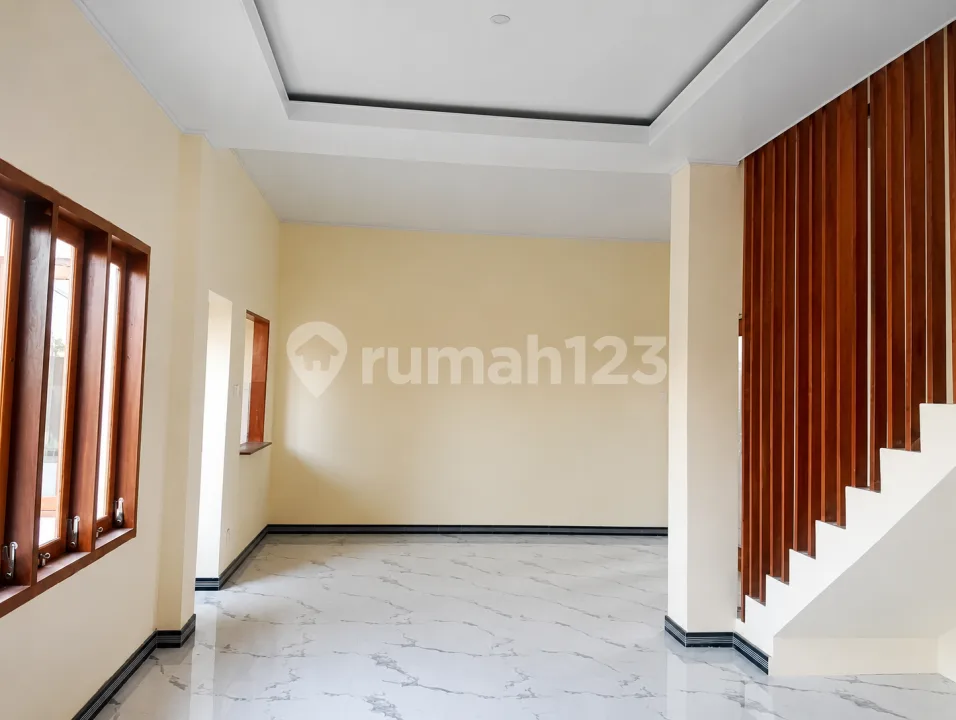 Rumah Minimalis Modern 2 Lantai 3 BR di Buduk, Badung - Image 2 of 4