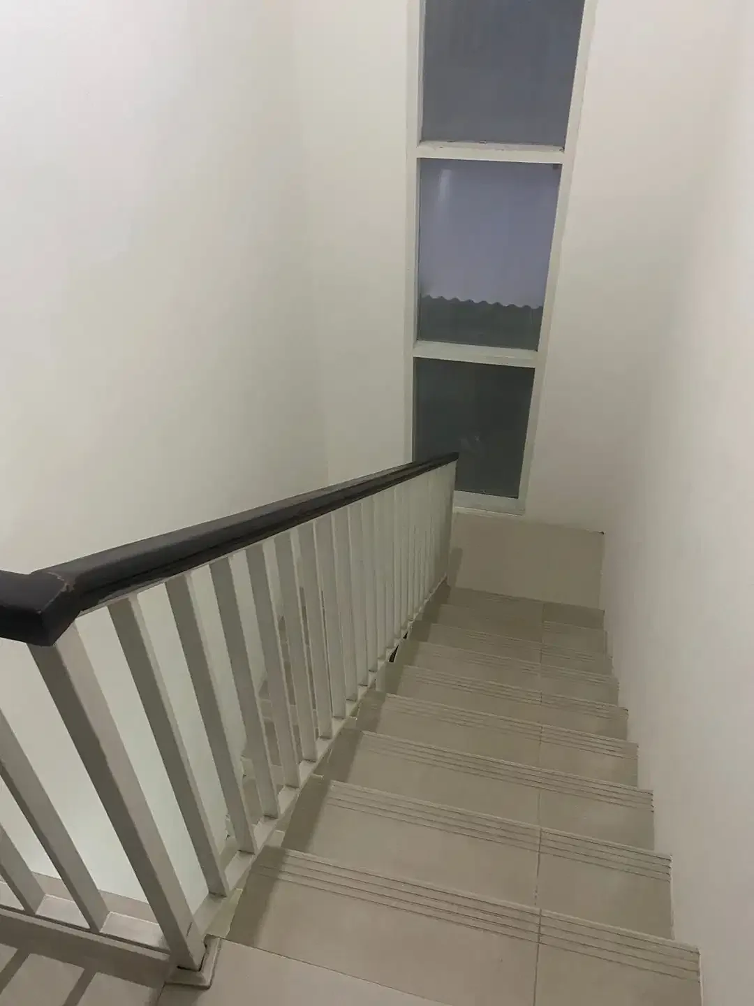 DI SEWAKAN RUMAH  BARU MINIMALIS FULL FURNISHED AREA DENPASAR - Image 4 of 10