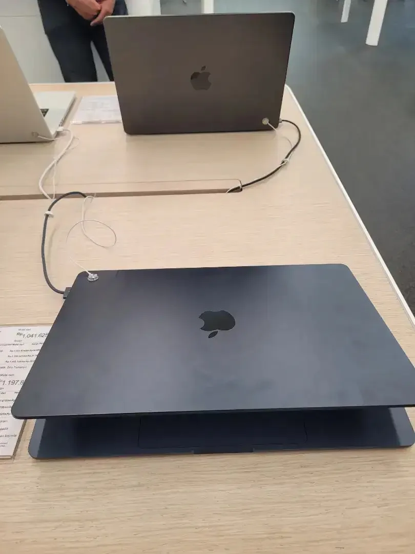 Ready MacBook Air M5 15 inci cicilan ringan tanpa DP - Image 2 of 3