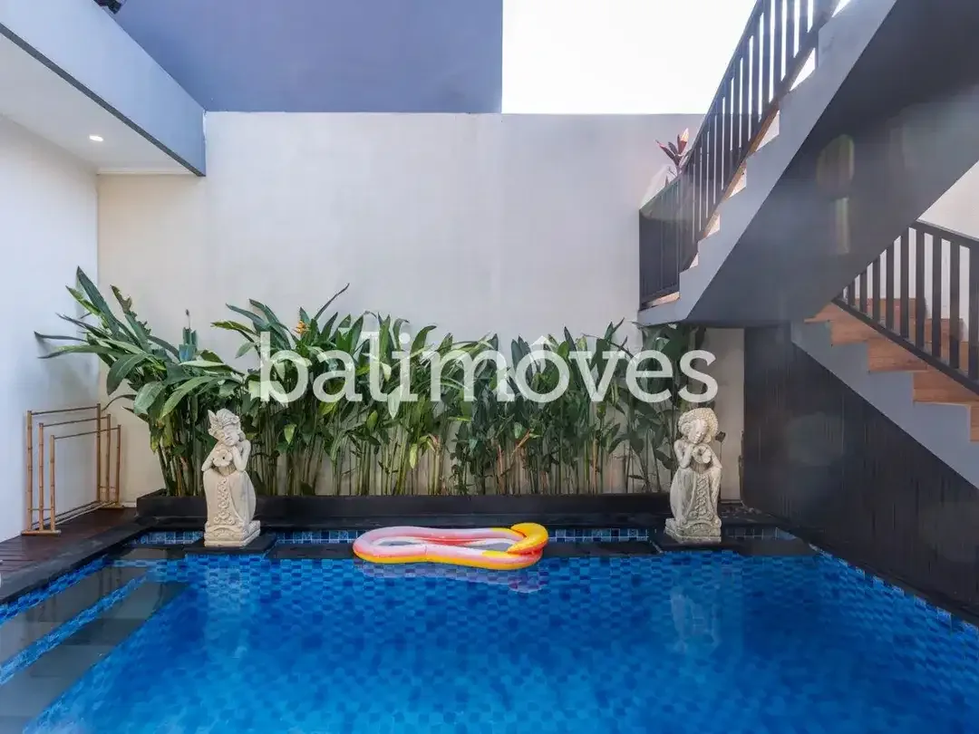 Vila Modern Minimalist Dua Kamar Tidur di Tepi Pantai Sanur - Image 3 of 10