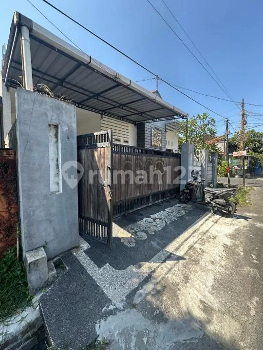 Rumah Sewa Murah di Kerobokan Jalan Besar - Image 1 of 4