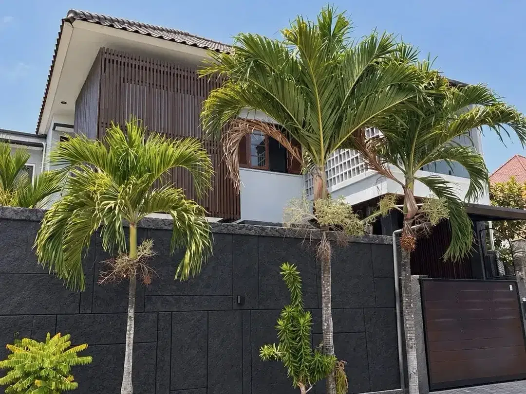 SIAP HUNI RUMAH MODERN 2 LANTAI DI GATSU BARAT DENPASAR - Image 1 of 10