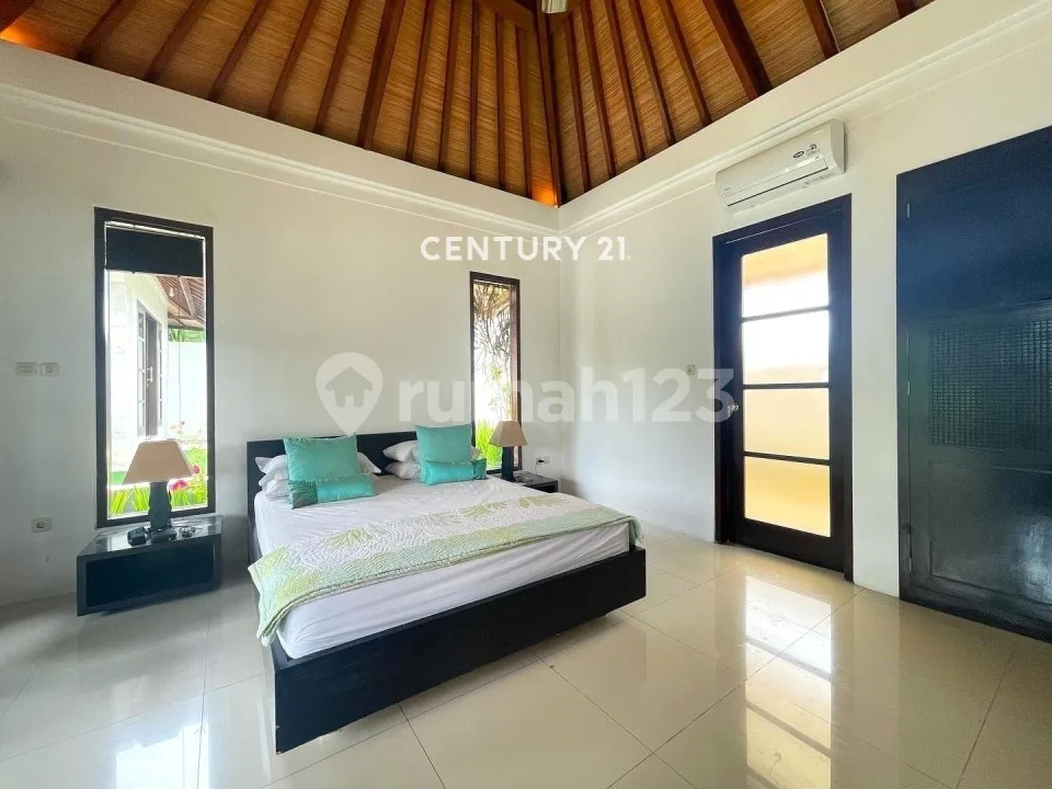 Villa di Canggu Bali Indah dan Rapi 10660 - Image 2 of 4