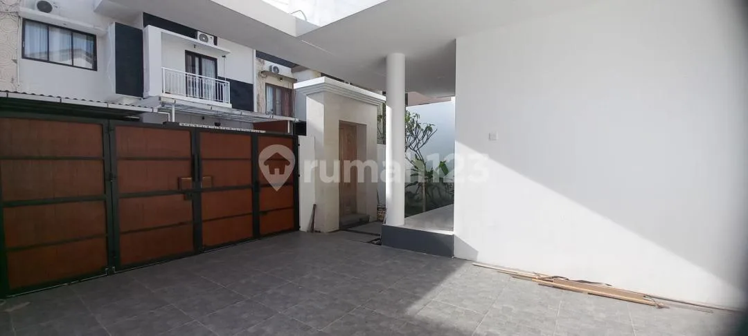 Rumah Renon Tukad Badung Style Villa - Image 2 of 4