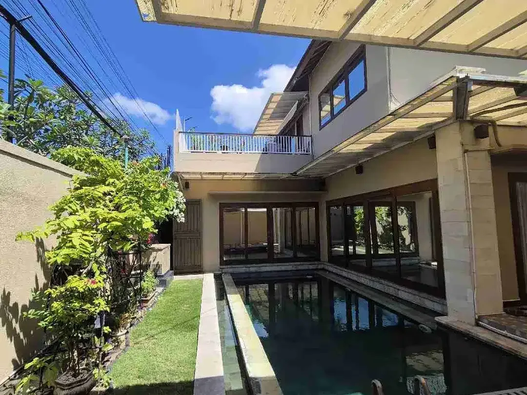 villa bumbak kerobokan bali - Image 1 of 10