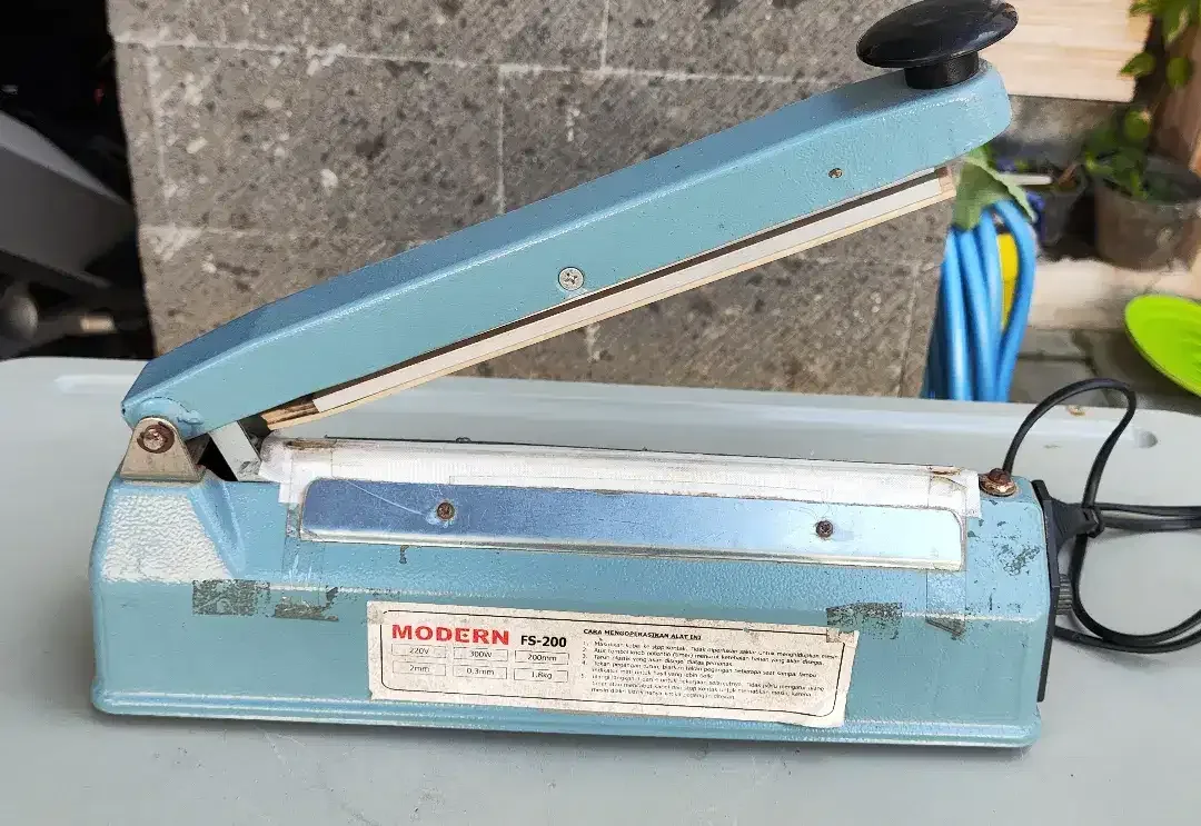 Modern press plastik - Image 1 of 1