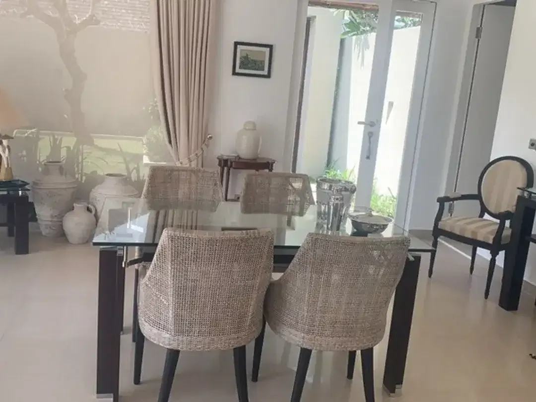 Leasehold - Spacious Renovated Villa with Large Garden in Prime Umalas Location - Image 2 of 9
