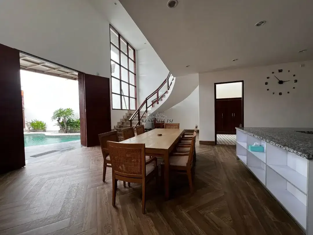 VILLA MODERN 2 LANTAI FULL FURNISHED DI TAMAN SARI KEROBOKAN BADUNG - VSAD - Image 5 of 10