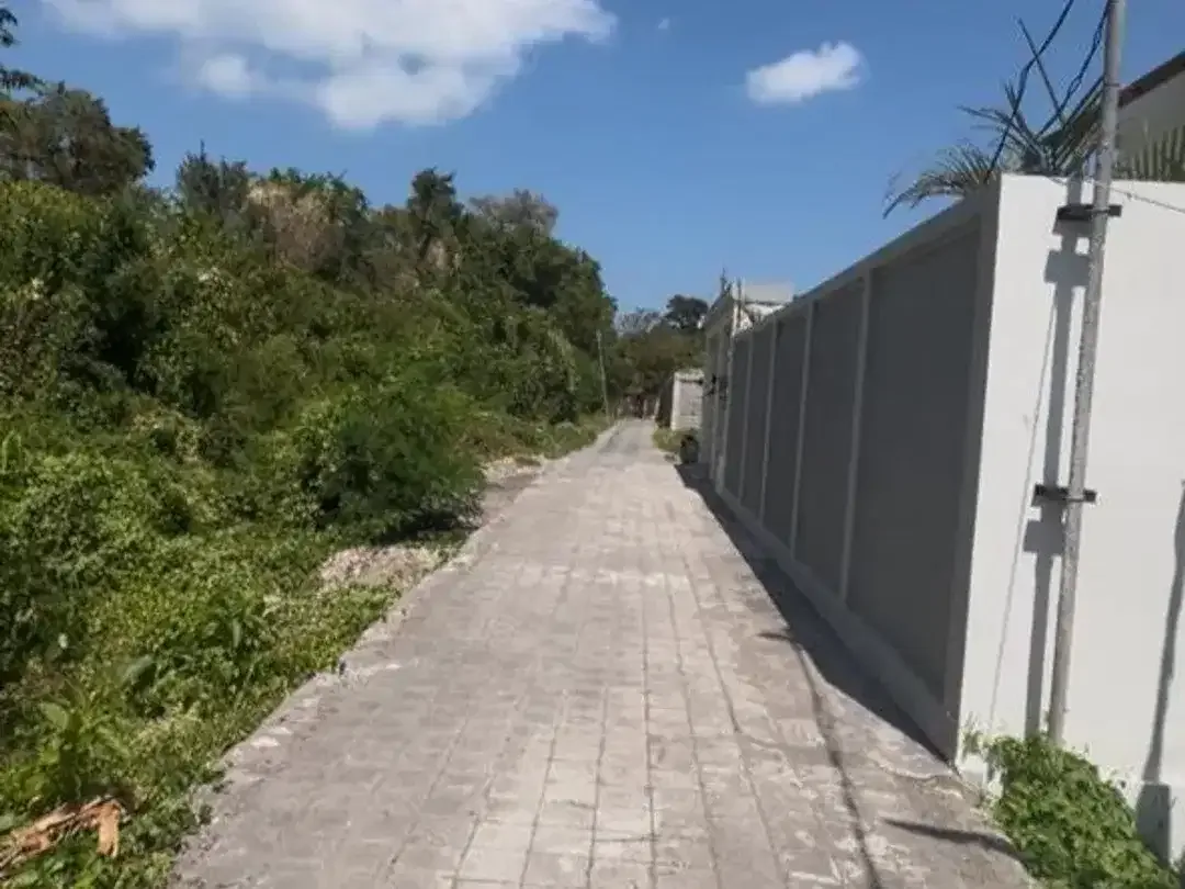 STRATEGIC LAND IN PRIME SEMINYAK - Image 3 of 4